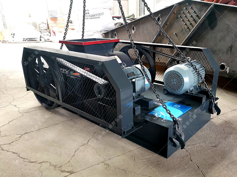 2PG400X400小型對輥破碎機發(fā)往山東鄹平破碎焦炭