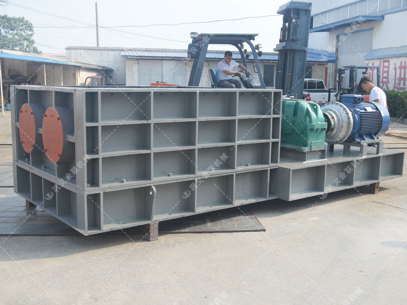 2PLF80/200強力分級雙齒輥破碎機發往山東淄博破碎煤炭