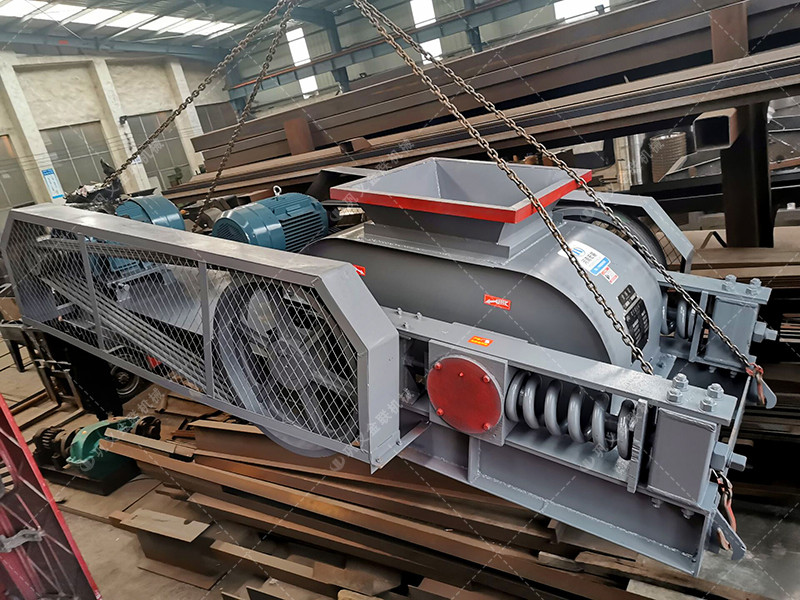 2臺雙齒輥破碎機發貨現場圖片_發往新疆_破碎原煤