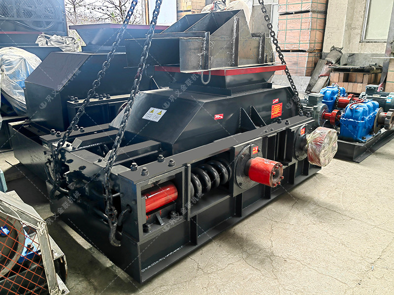 2PG800x600直連式對輥制砂機發(fā)往山西