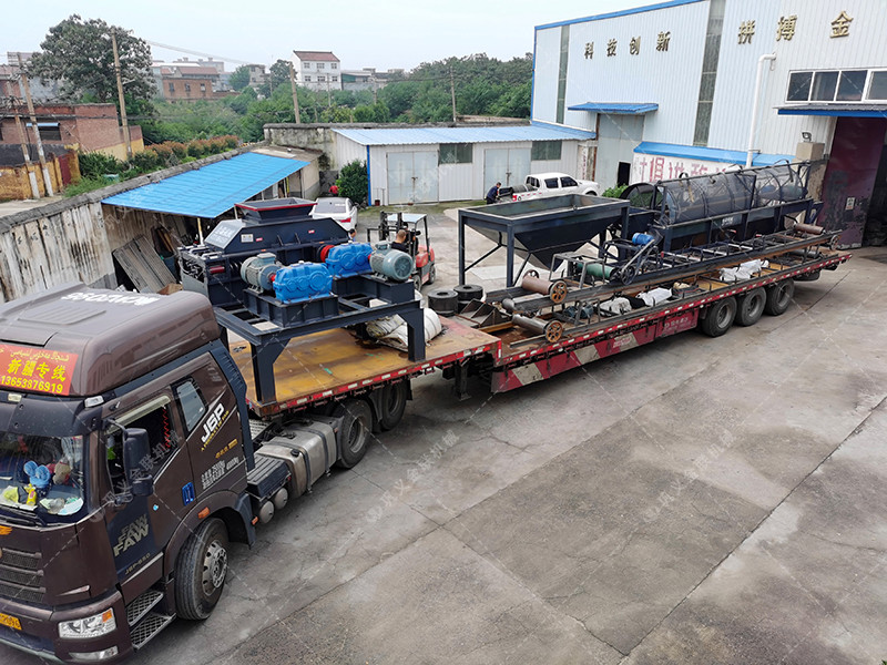 對輥破碎機(jī),滾筒篩砂機(jī),制砂生產(chǎn)線發(fā)貨圖片