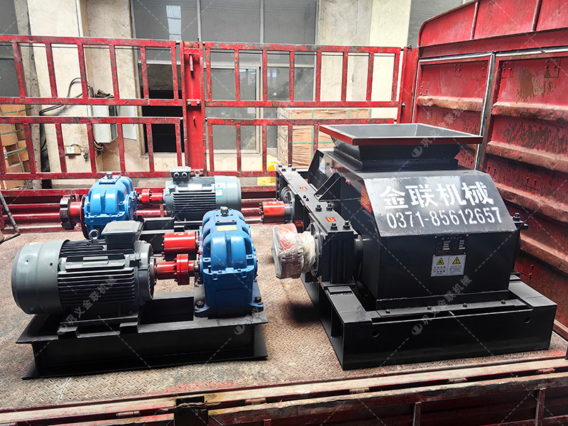 直連式對輥破碎機發(fā)貨 中小型破碎設備發(fā)往河南