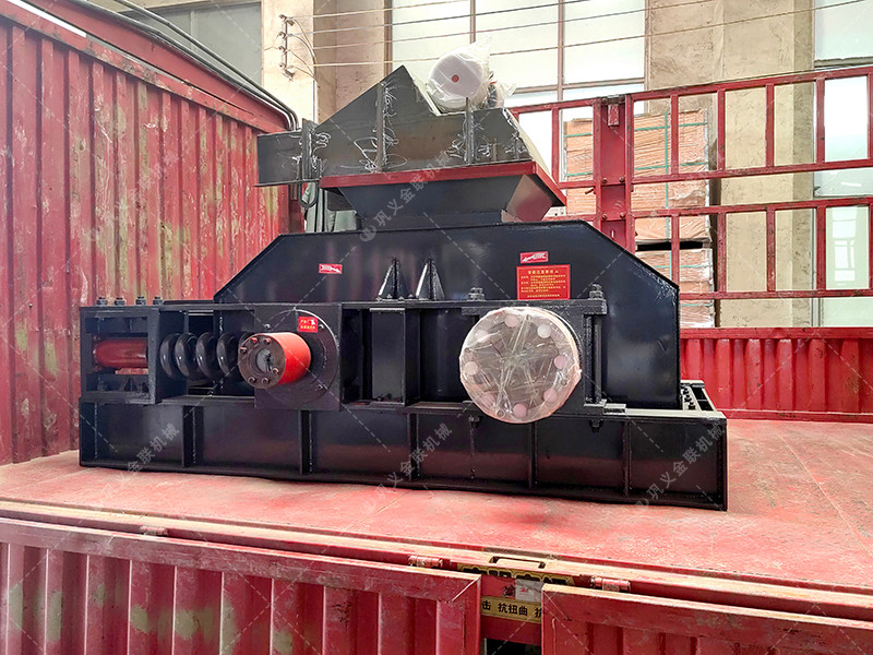 中型制砂設備2PG0806對輥制砂機發(fā)往河南