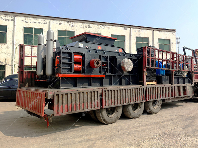 2PG1510制砂專用設(shè)備液壓對(duì)輥制砂機(jī)發(fā)往湖北